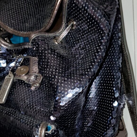 COACH POPPY SEQUIN BLUE SILVER METALLIC BACK PACK  Med key fob Guc - Picture 4 of 7